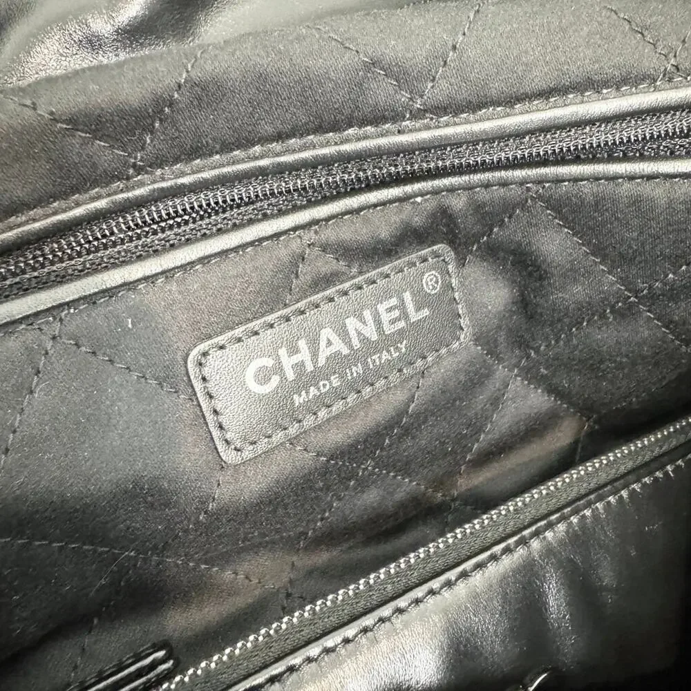 CHANEL 22 So Black Small Quilted Lambskin Tote Logo Shoulder Hobo Bag w Pouch